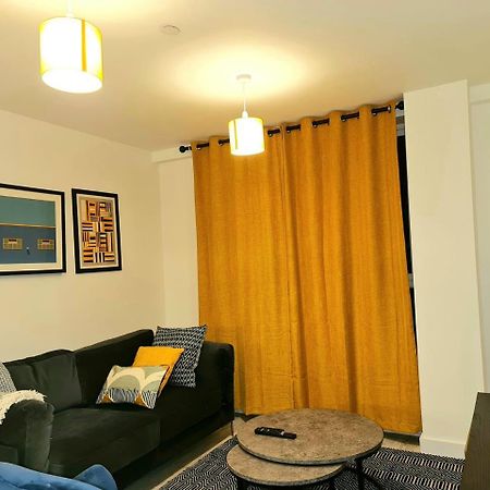 Exquisite Cosy 2-Bed Apartment In Salford Manchester Exterior foto