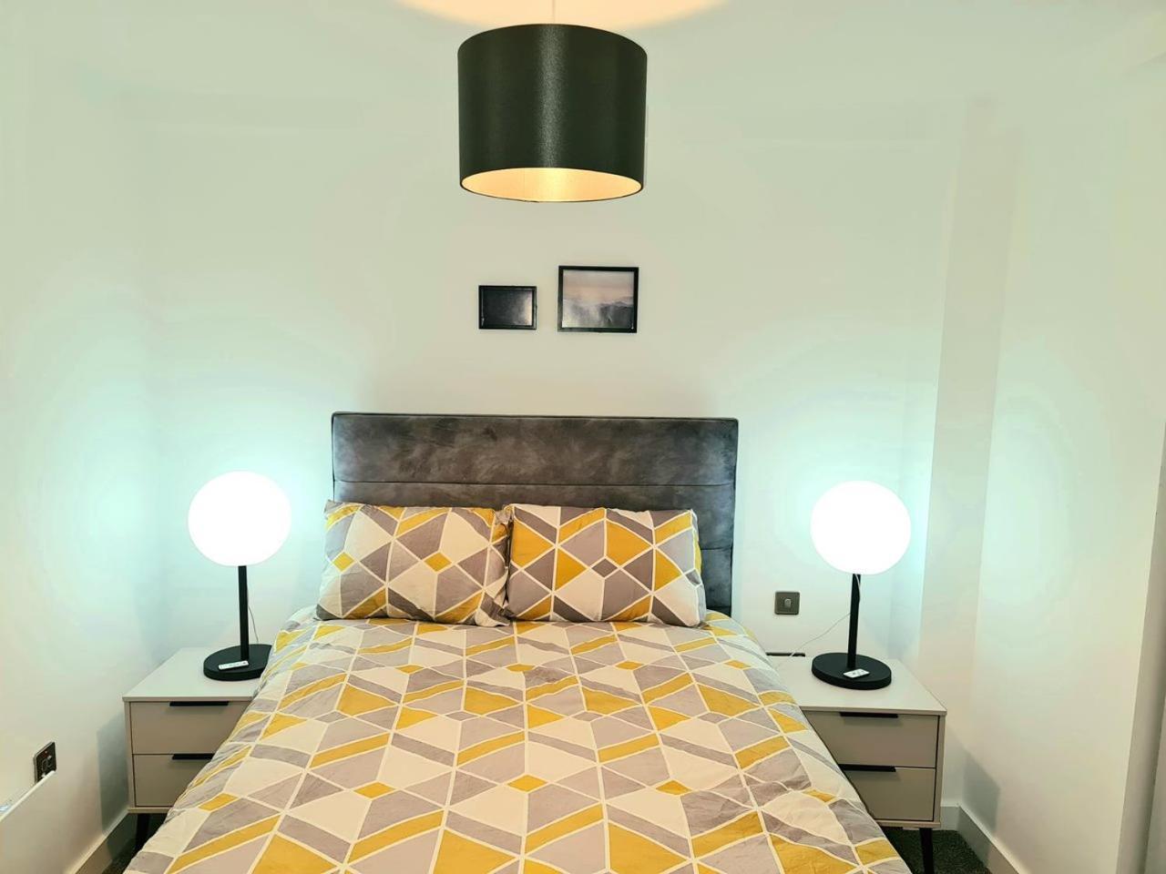 Exquisite Cosy 2-Bed Apartment In Salford Manchester Exterior foto